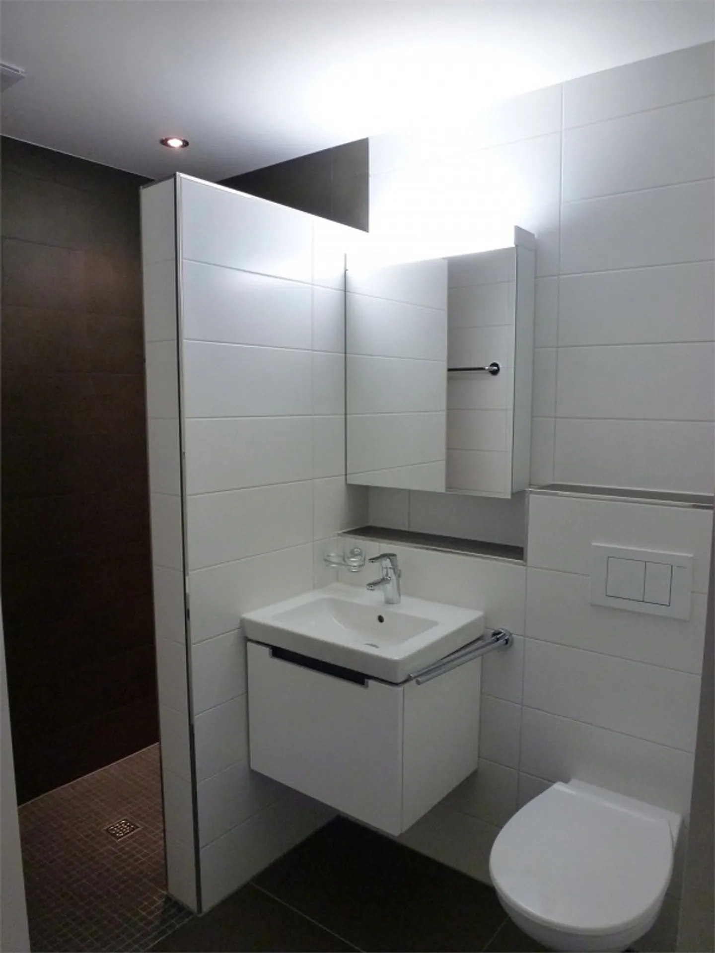 Exclusive 4 1/2 Room Ground Floor Apartment - Photo 10 of 17