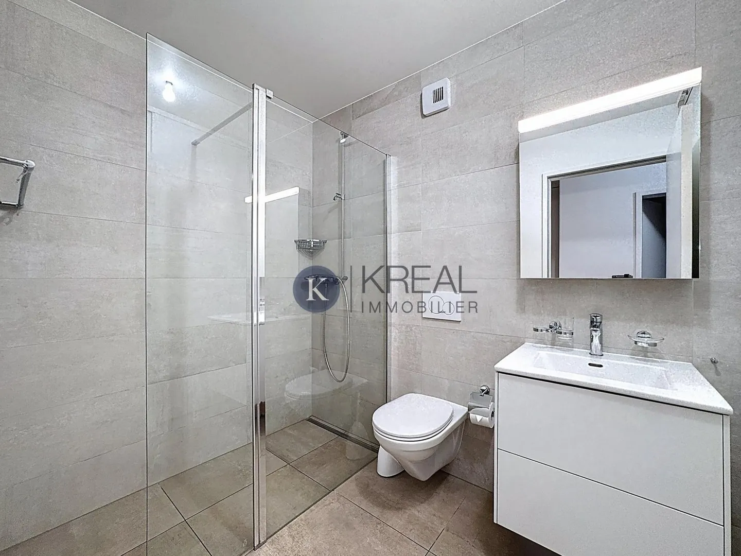 Confort moderne et durabilité : 3,5 pièces avec loggia et jardin à Échallens - Photo 5 sur 9