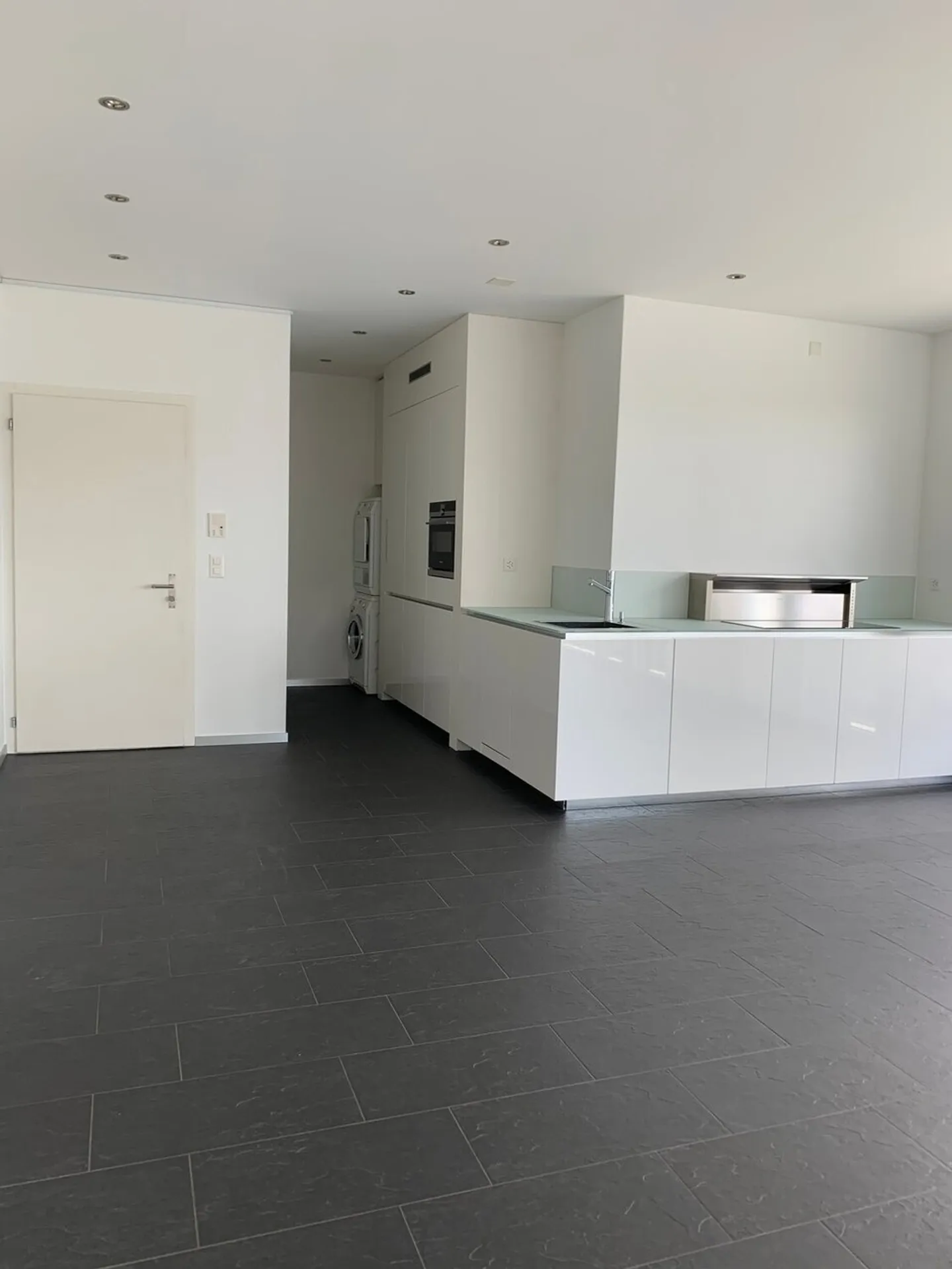 «Loft im 1. Stock von ca. 100 m2 zu vermieten!» - Foto 2 von 6