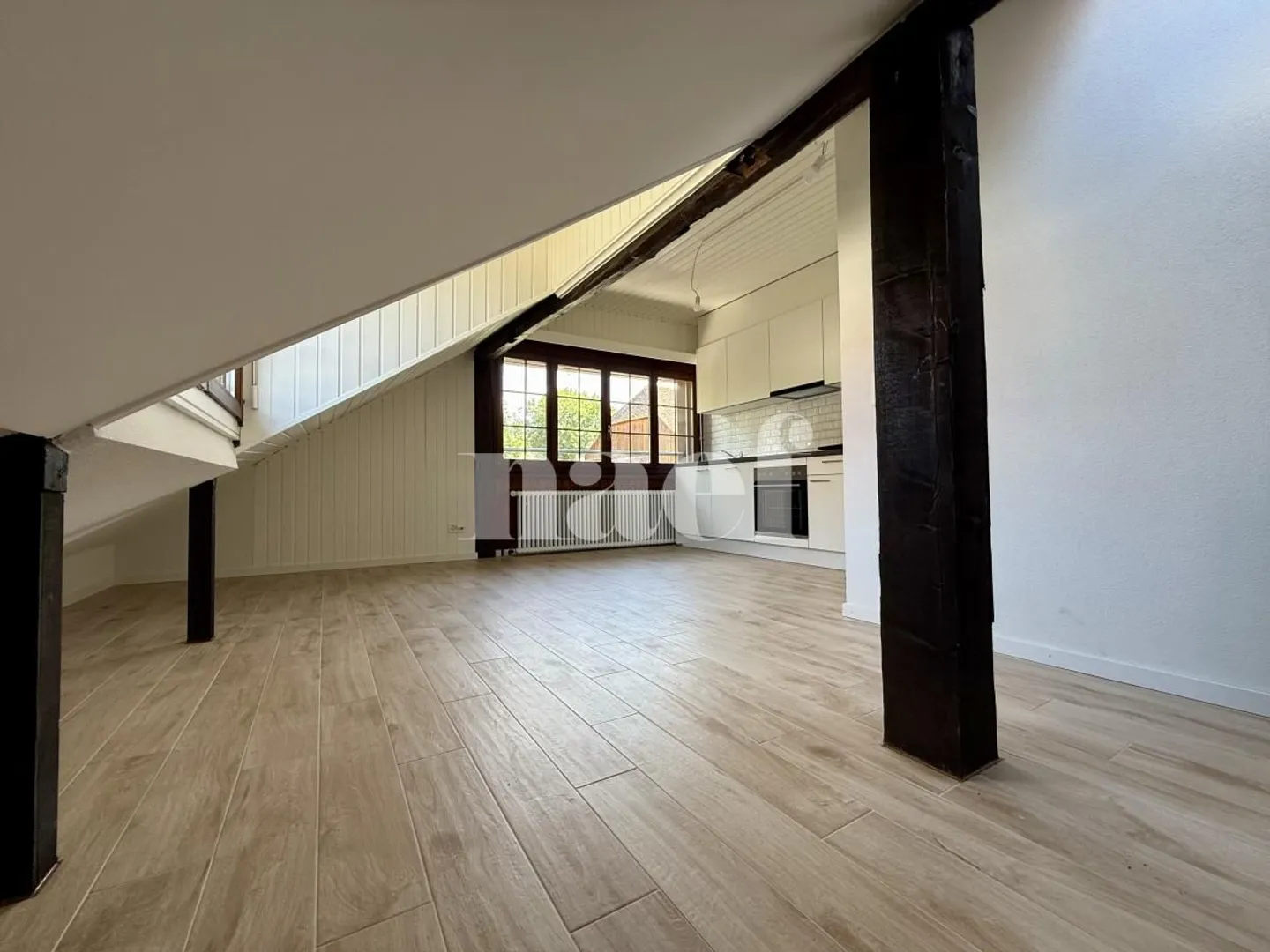 Bel Appartement Rénové - Photo 2 sur 8