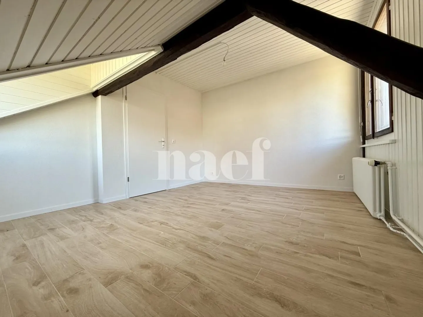 Bel Appartement Rénové - Photo 6 sur 8