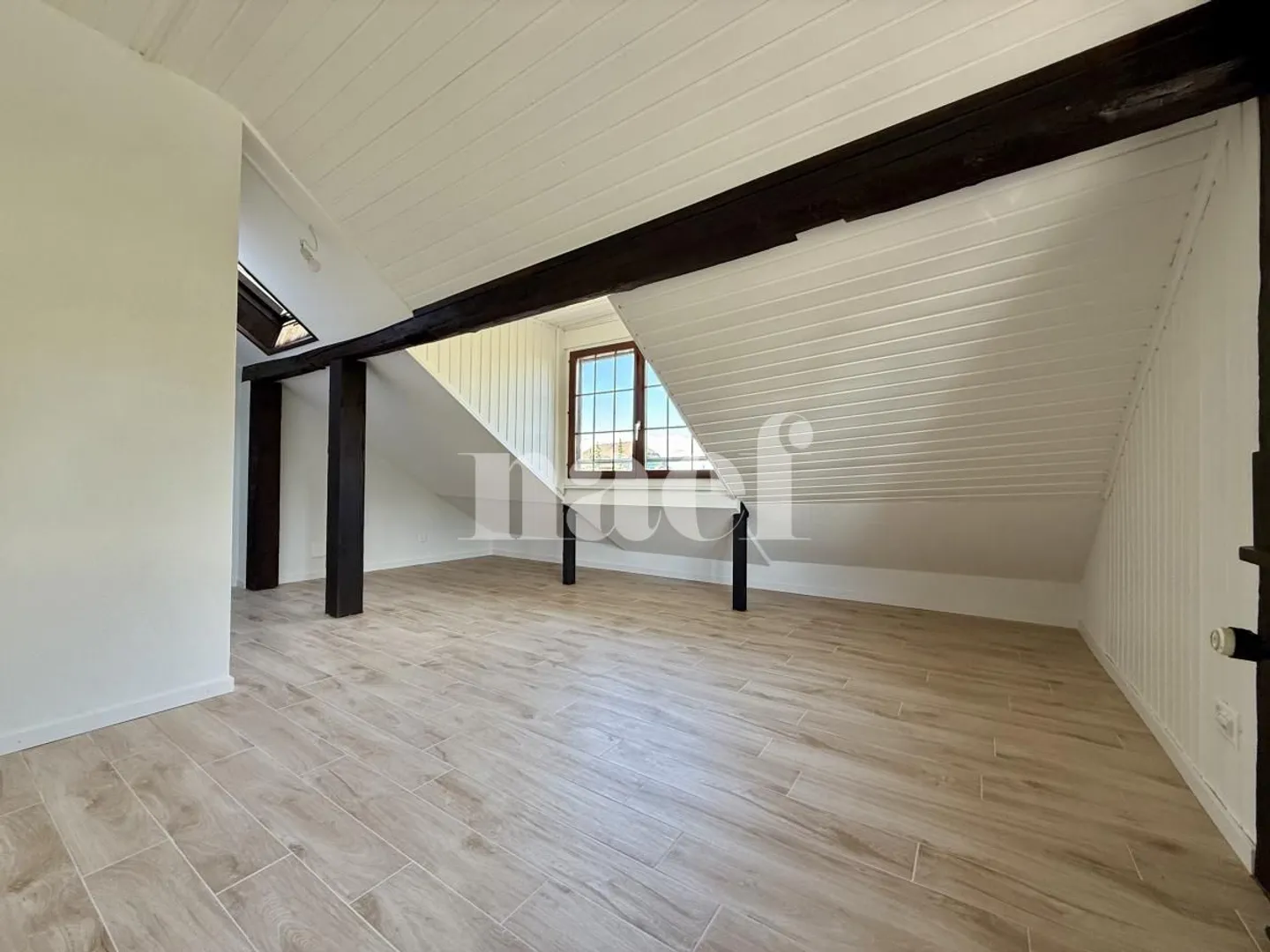 Bel Appartement Rénové - Photo 4 sur 8