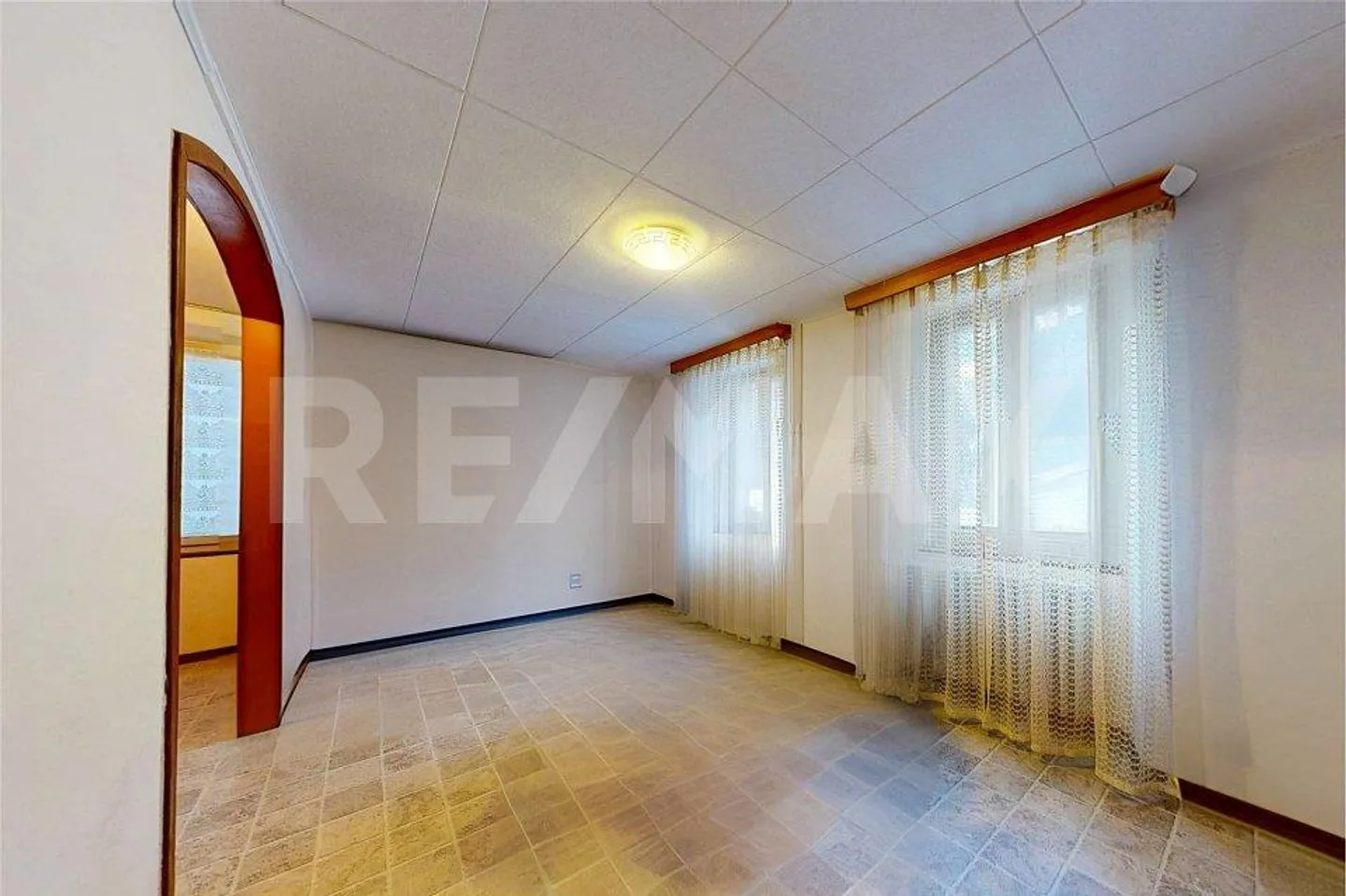 Maison avec 3 appartements et magasin - Photo 11 sur 13