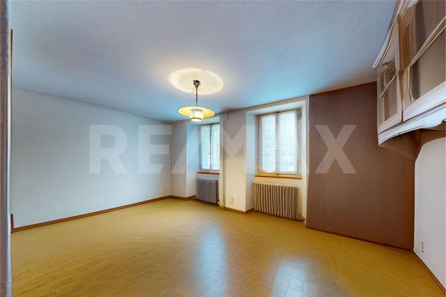 Maison avec 3 appartements et magasin - Photo 13 sur 13