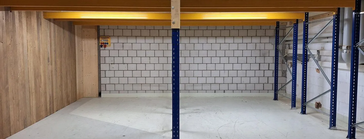 Warehouse & Outsourcing - Photo 3 of 6