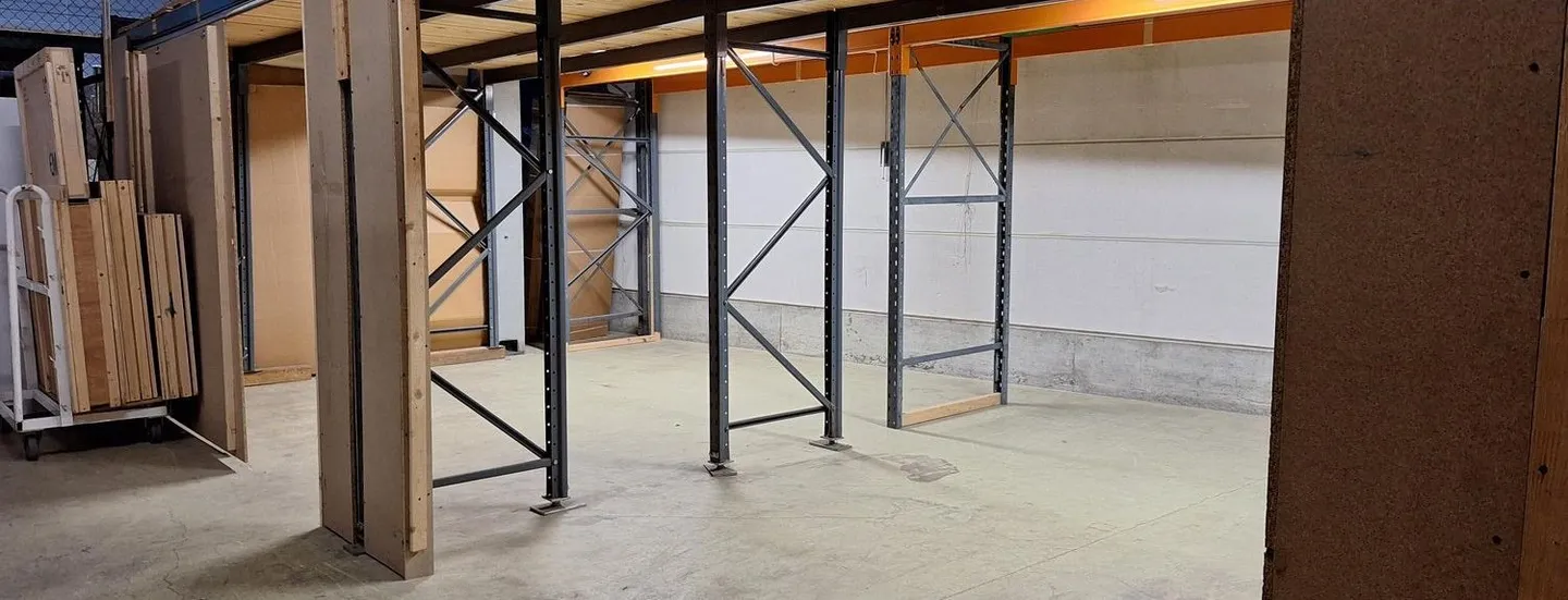 Warehouse & Outsourcing - Photo 4 of 6