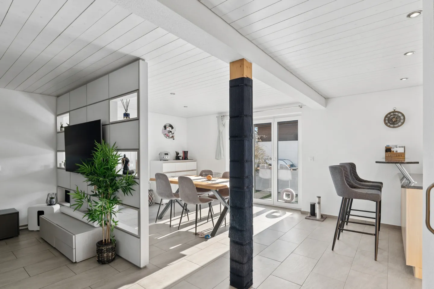 Casa familiare ristrutturata a Lyss - Foto 6 di 15