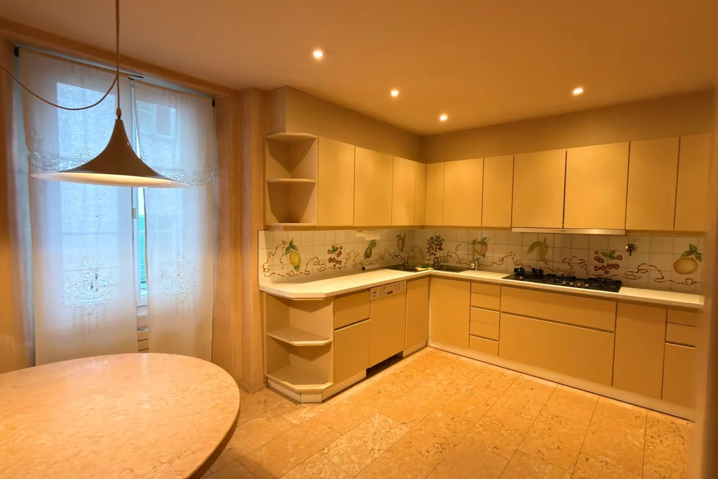 GERÄUMIGE PRESTIGE-WOHNUNG IM HERZEN VON LUGANO - Foto 4 von 6