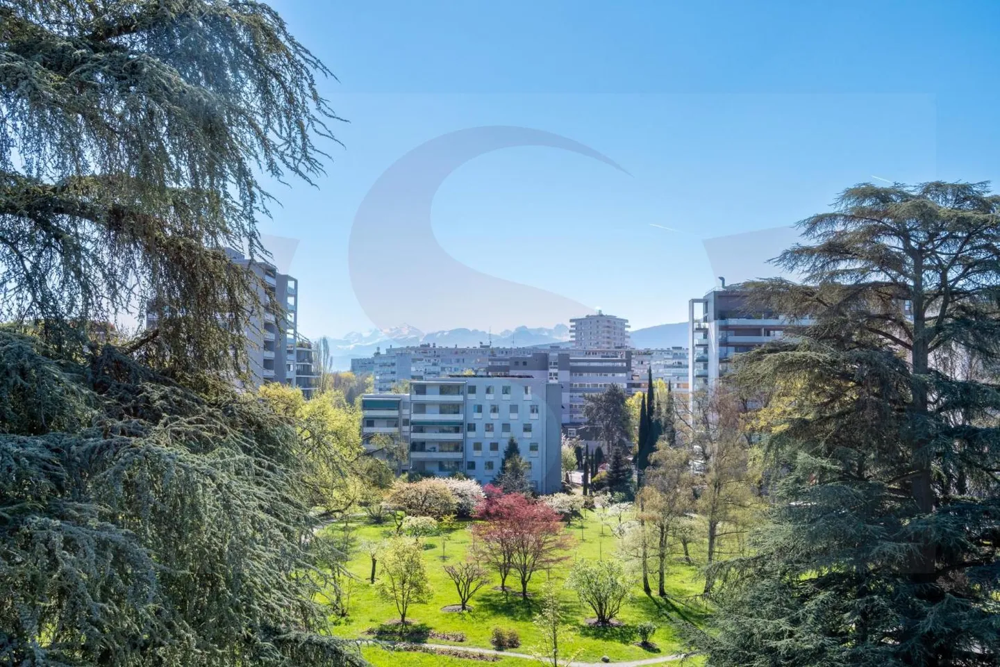 Furnished 5-room apartment - Photo 1 of 1