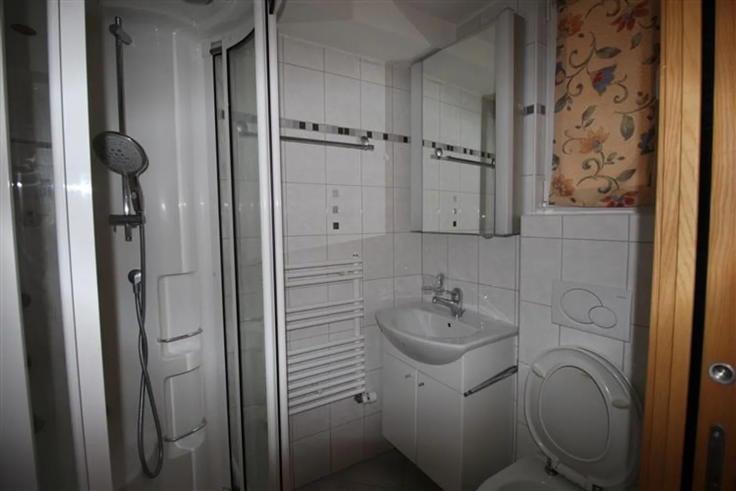 «Haus Toli, 3 Wohnungen im Erd- & Obergeschoss und Anteil Stadel, im Zentrum» - Foto 4 von 10