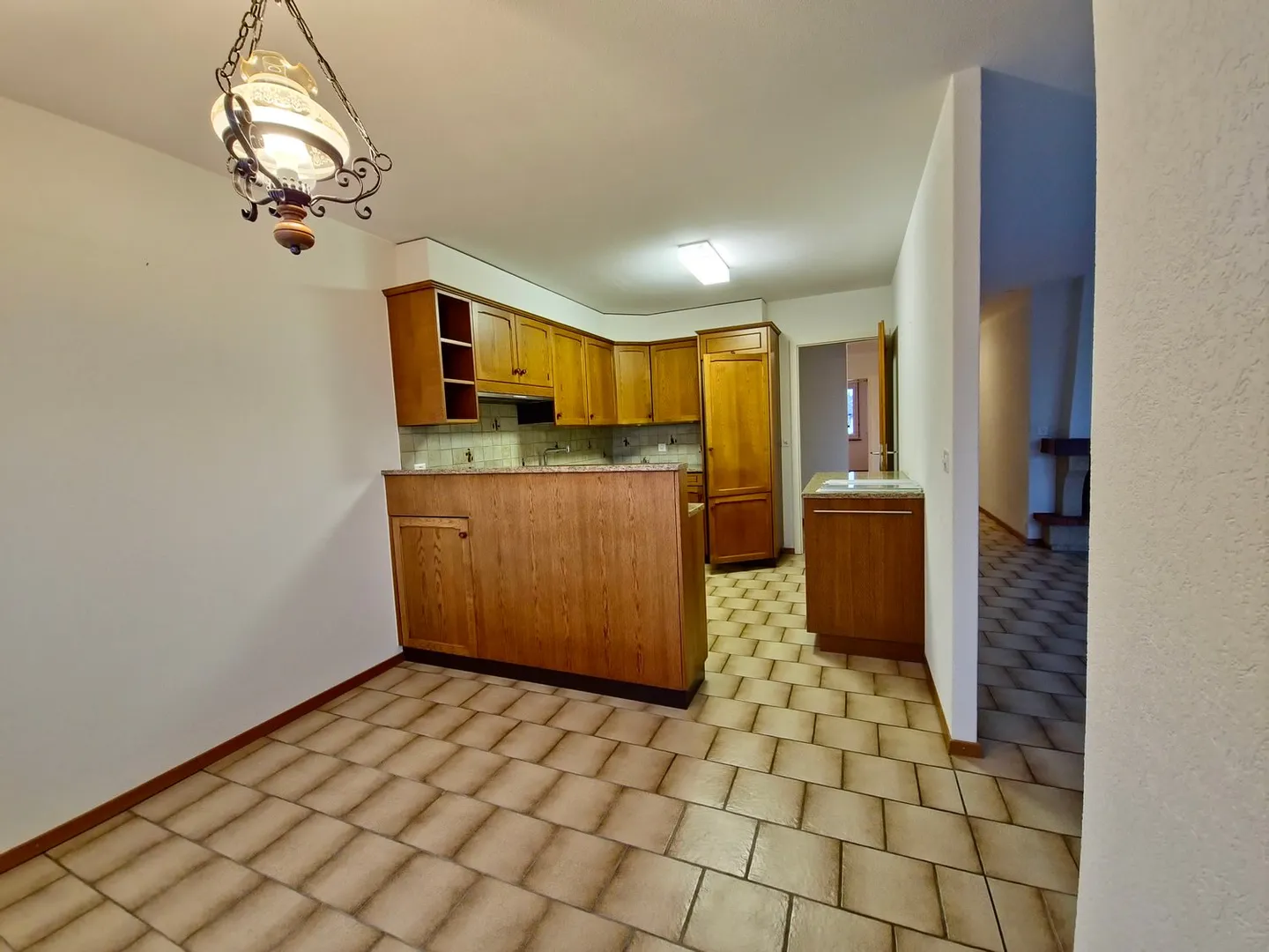 Magnifique appartement de 4,5 pièces avec balcon et vue sur la montagne à Laténa - Photo 2 sur 11