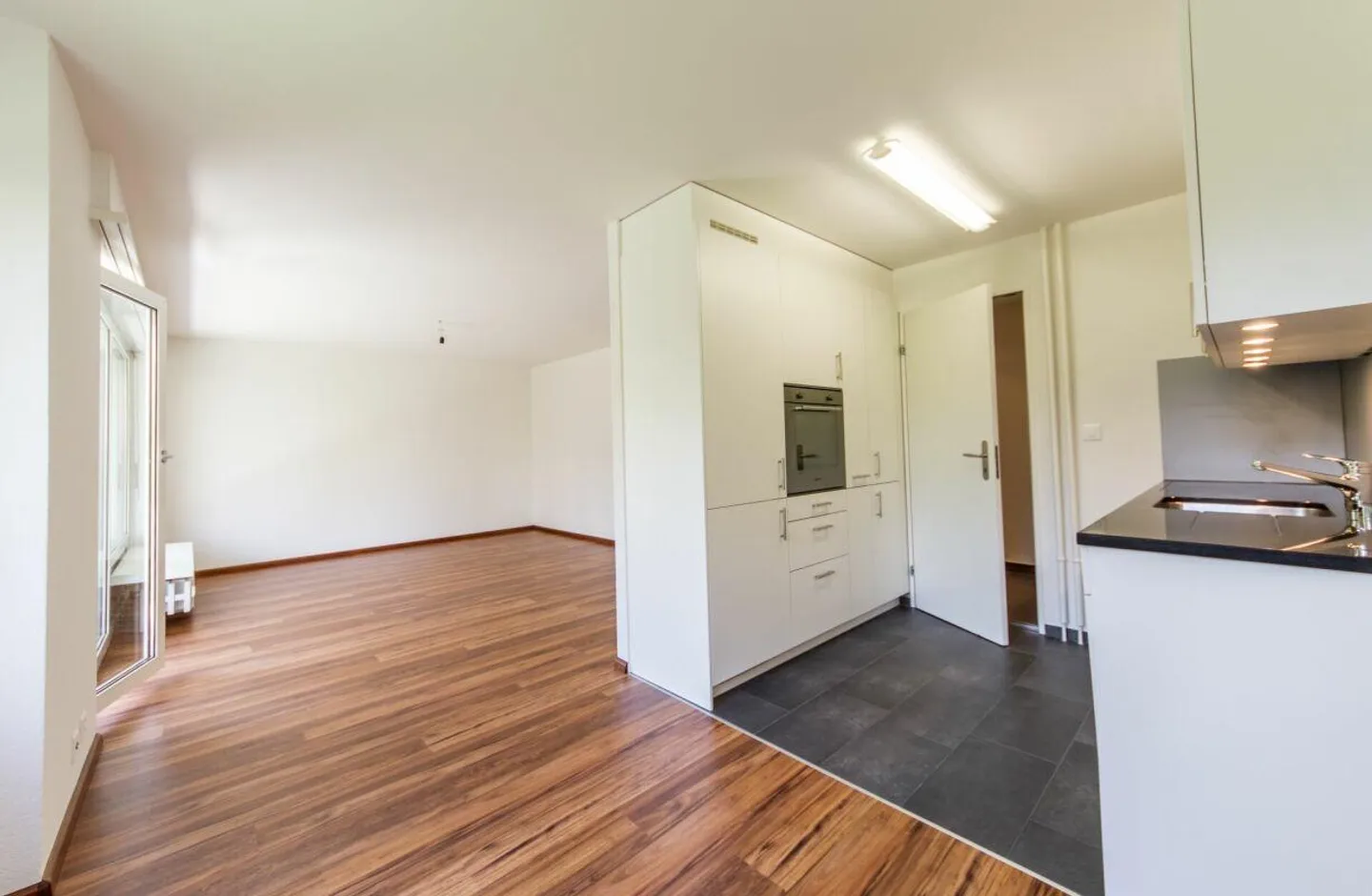 Beautiful 3-room apartment with garden seating area - Photo 1 of 15