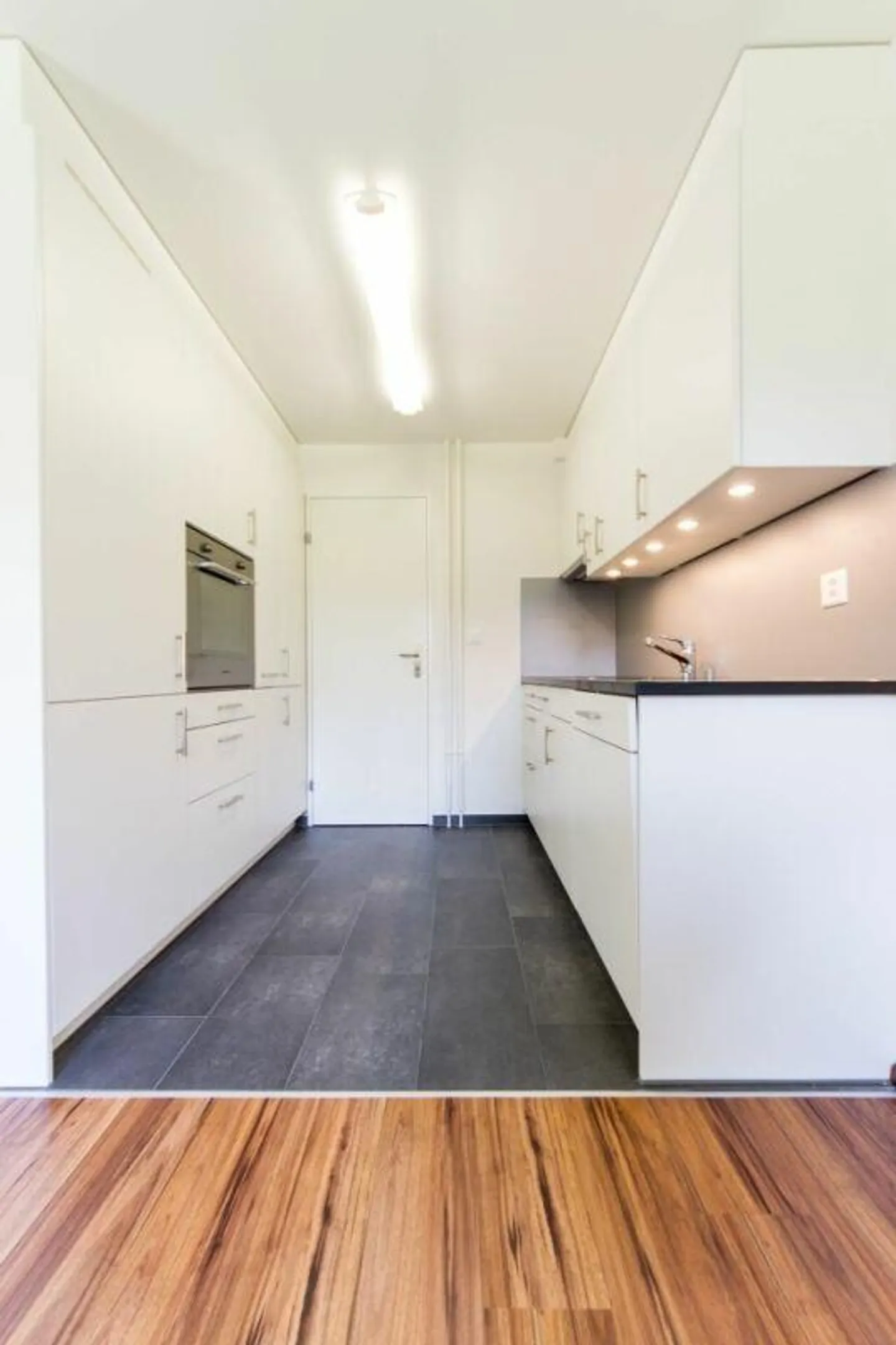 Beautiful 3-room apartment with garden seating area - Photo 3 of 15