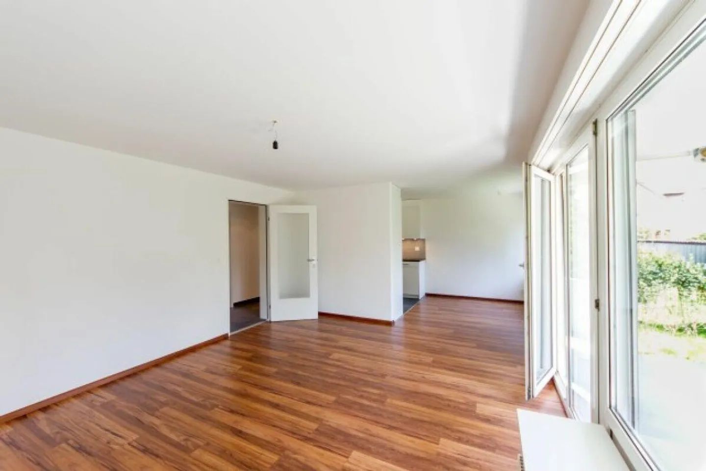 Beautiful 3-room apartment with garden seating area - Photo 13 of 15