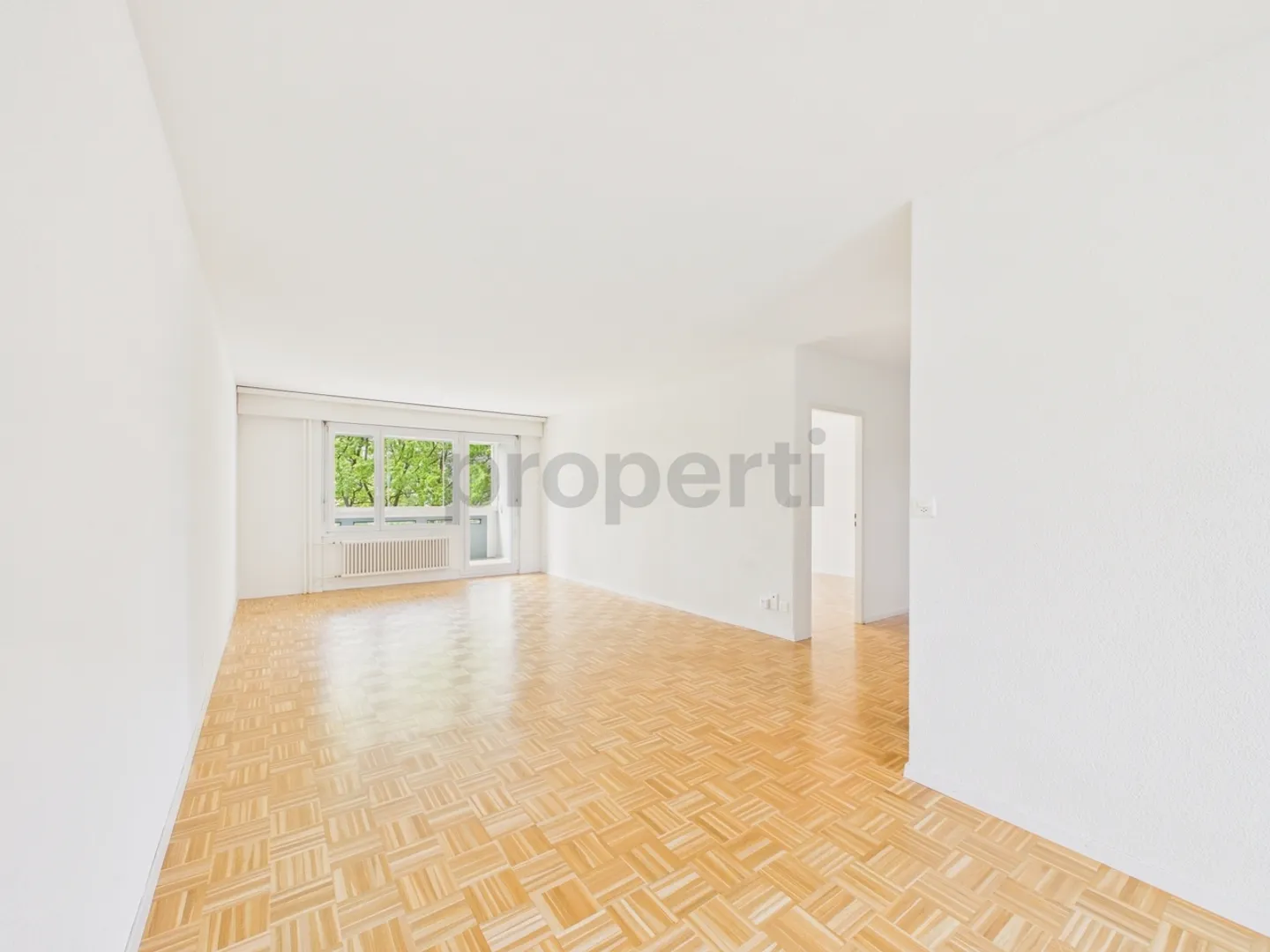 Ampio e ben curato appartamento angolare di 5,5 locali a 8604 Volketswil - Foto 4 di 9