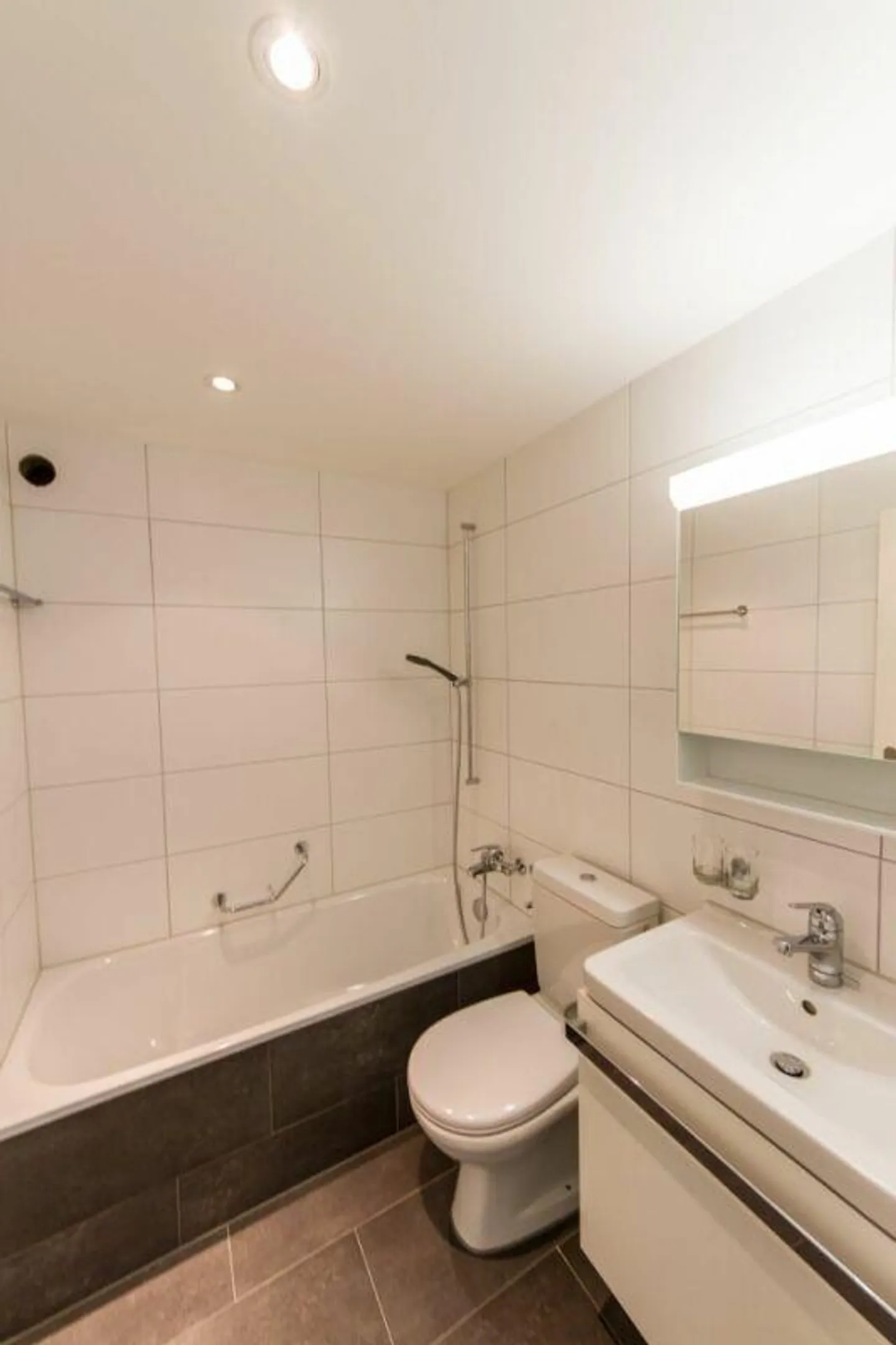 Beautiful 3-room apartment with garden seating area - Photo 11 of 15