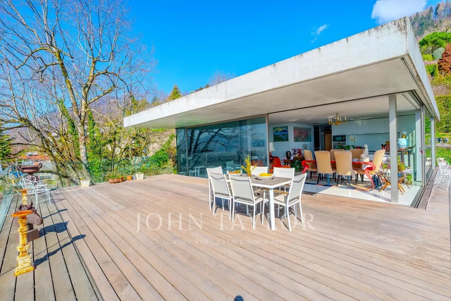 Contemporary 2.5 rooms PENTHOUSE with panoramic view - Photo 8 of 9