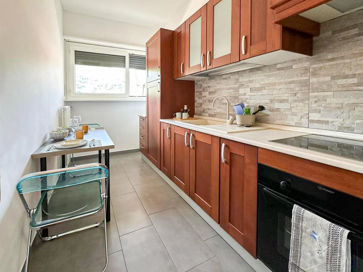 APPARTAMENTO 2.5 LOCALI ARREDATO A DUE PASSI DAL CENTRO - Foto 1 di 9