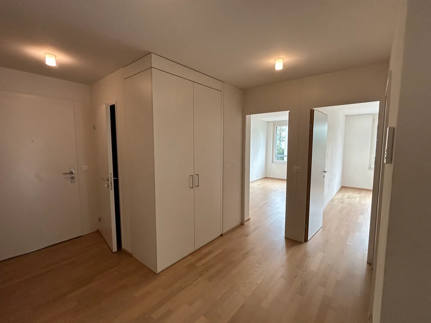 Vivre avec vue - Appartement lumineux de 5,5 pièces dans une zone de loisirs - Photo 7 sur 10