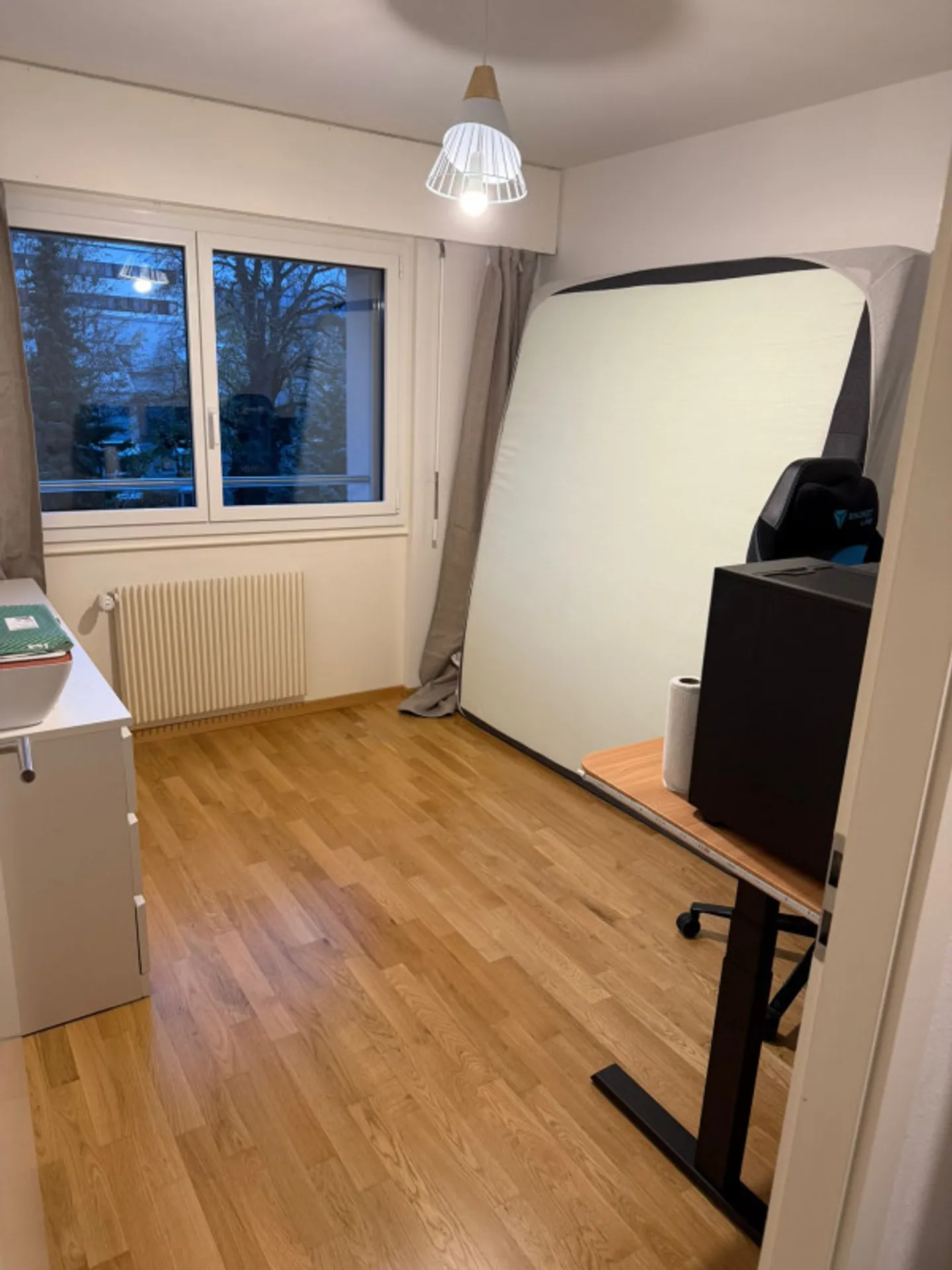 Bel Appartement 3.5 Pièces avec Balcon & Parking à Nyon - Photo 8 sur 9