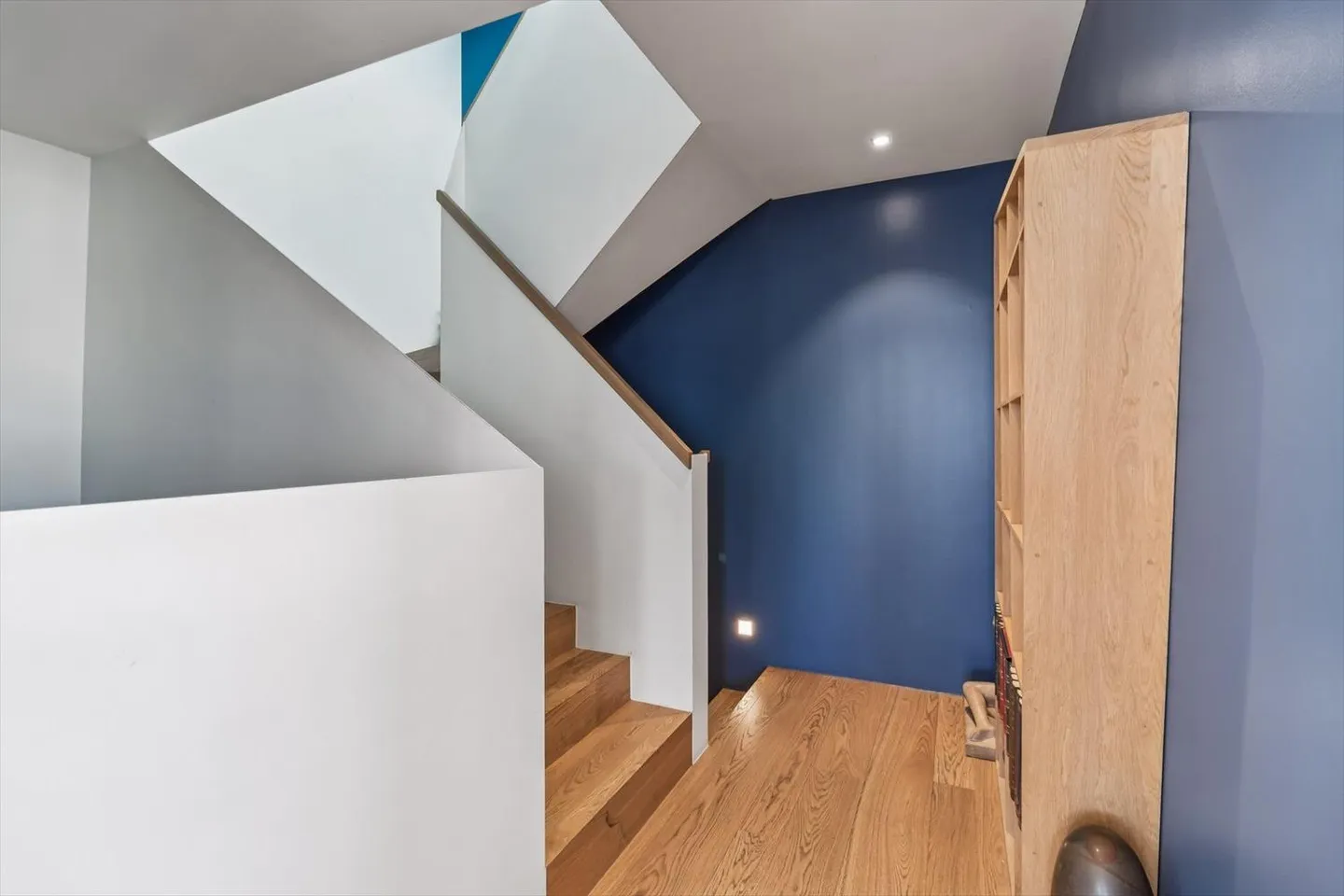 Vivre au sommet de la Tour Bel-Air - Photo 8 sur 13