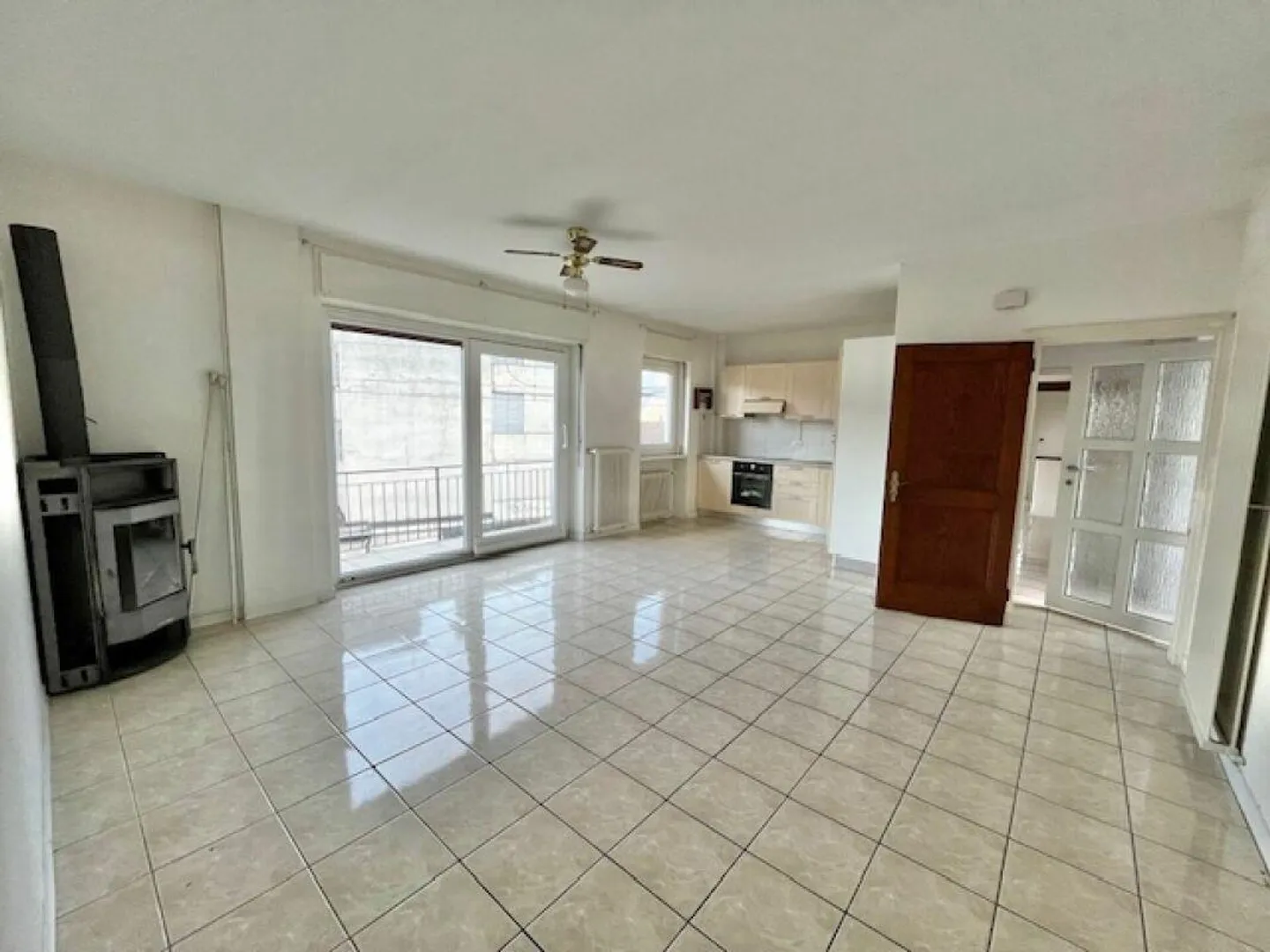 VIRA GAMBAROGNO - MULTIFAMILY HOUSE IN A CENTRAL LOCATION FOR SALE - Photo 9 of 12