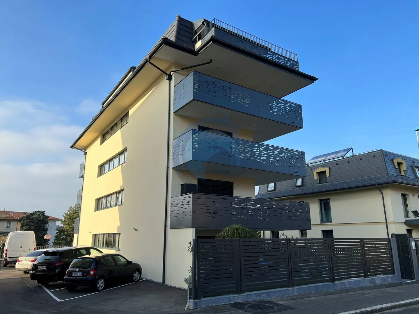 MAGNIFICO APPARTAMENTO DI ALTA QUALITÀ CON 4,5 STANZE E BALCONI - Foto 14 di 15