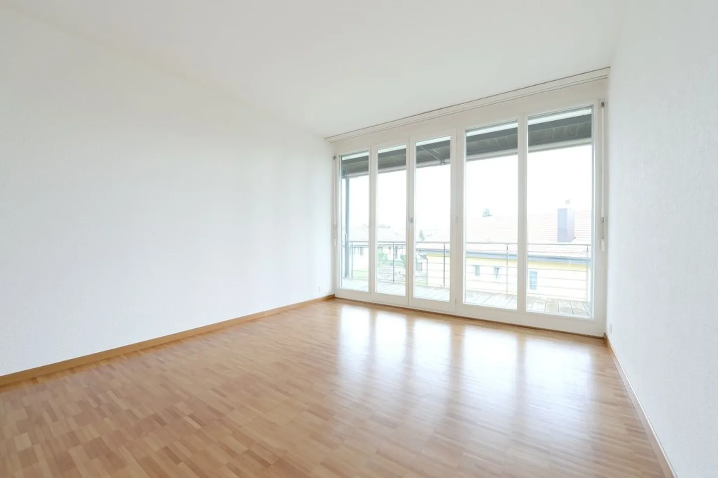 À saisir ! Charmant logement dans un quartier paisible ! - Photo 2 sur 6