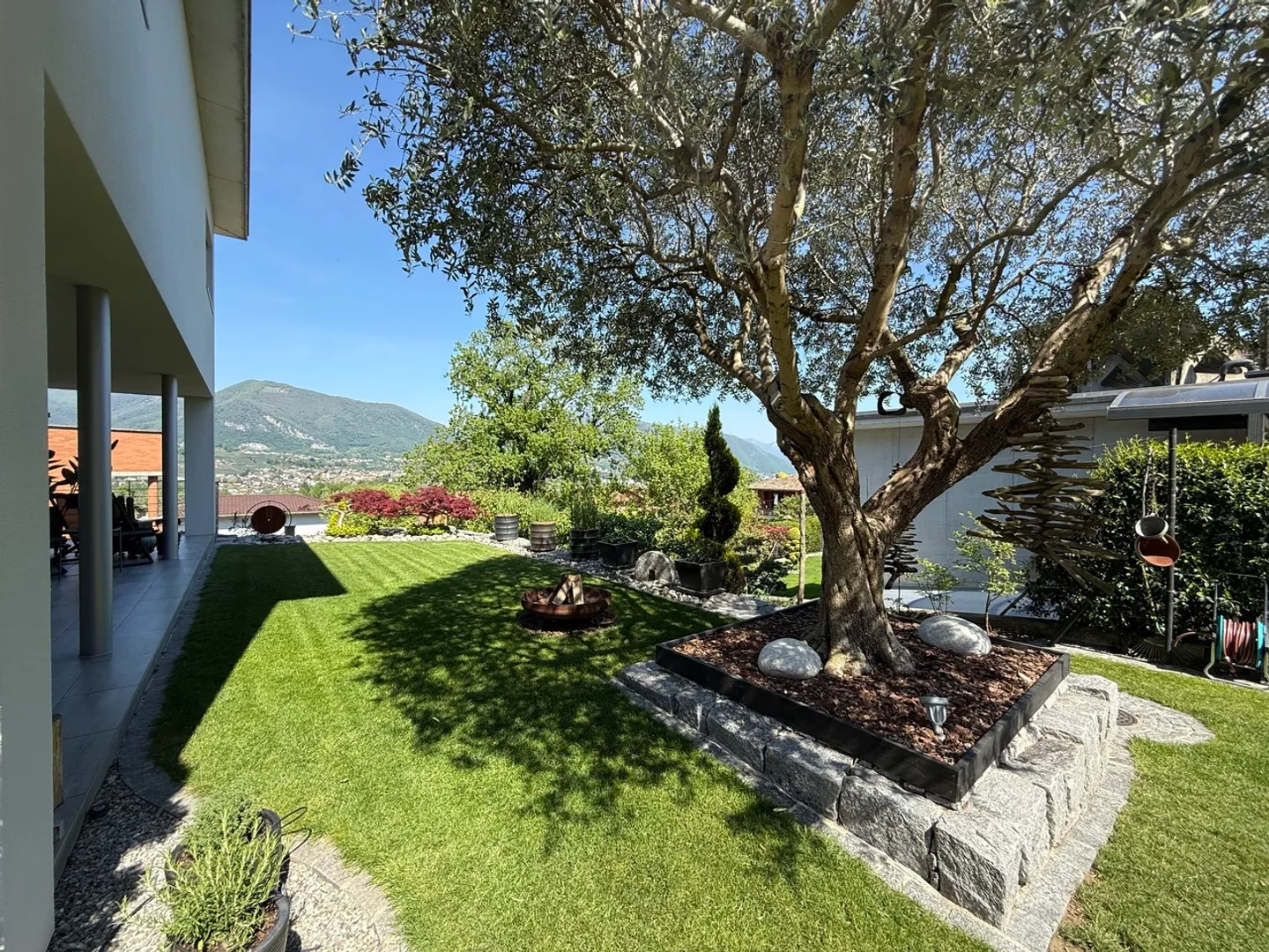 Fascinating House with Garden in Panoramic Location - Photo 3 of 19