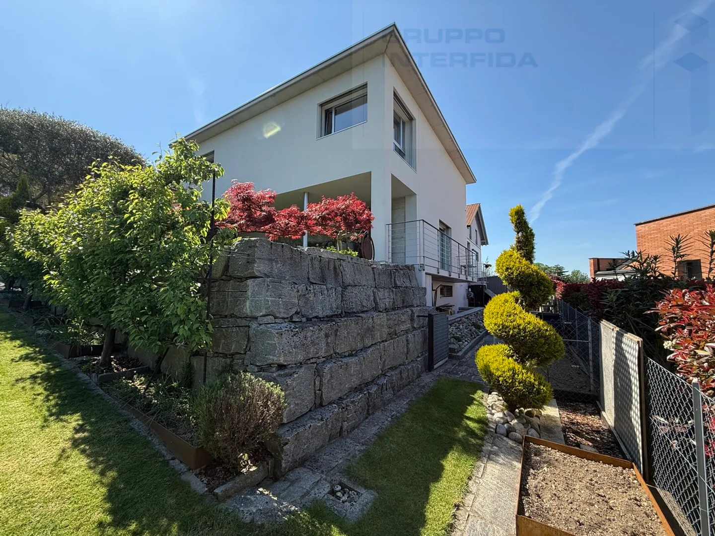 Fascinating House with Garden in Panoramic Location - Photo 2 of 19