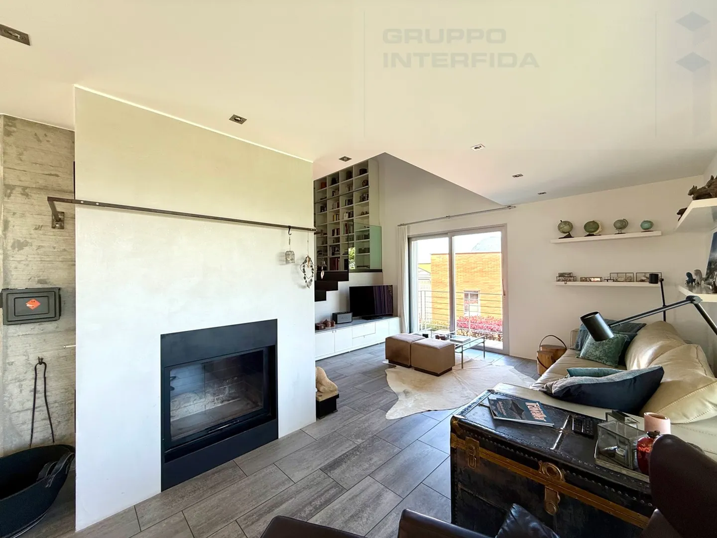Fascinating House with Garden in Panoramic Location - Photo 6 of 19