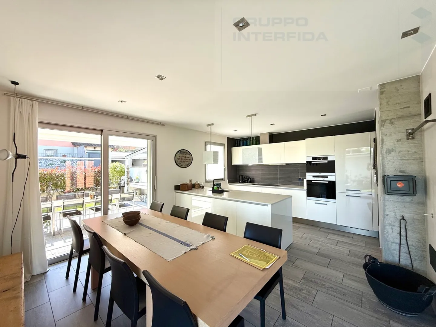 Fascinating House with Garden in Panoramic Location - Photo 9 of 19