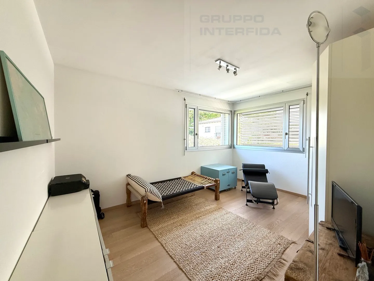 Fascinating House with Garden in Panoramic Location - Photo 15 of 19