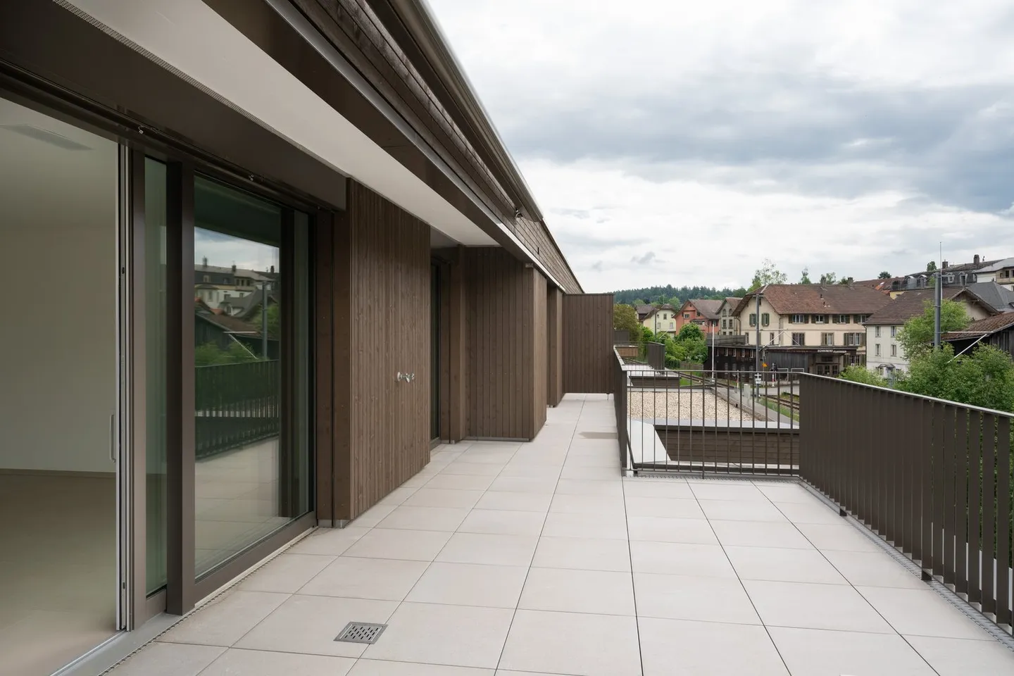 First Rental - Exclusive Penthouse Apartment - Photo 5 of 11