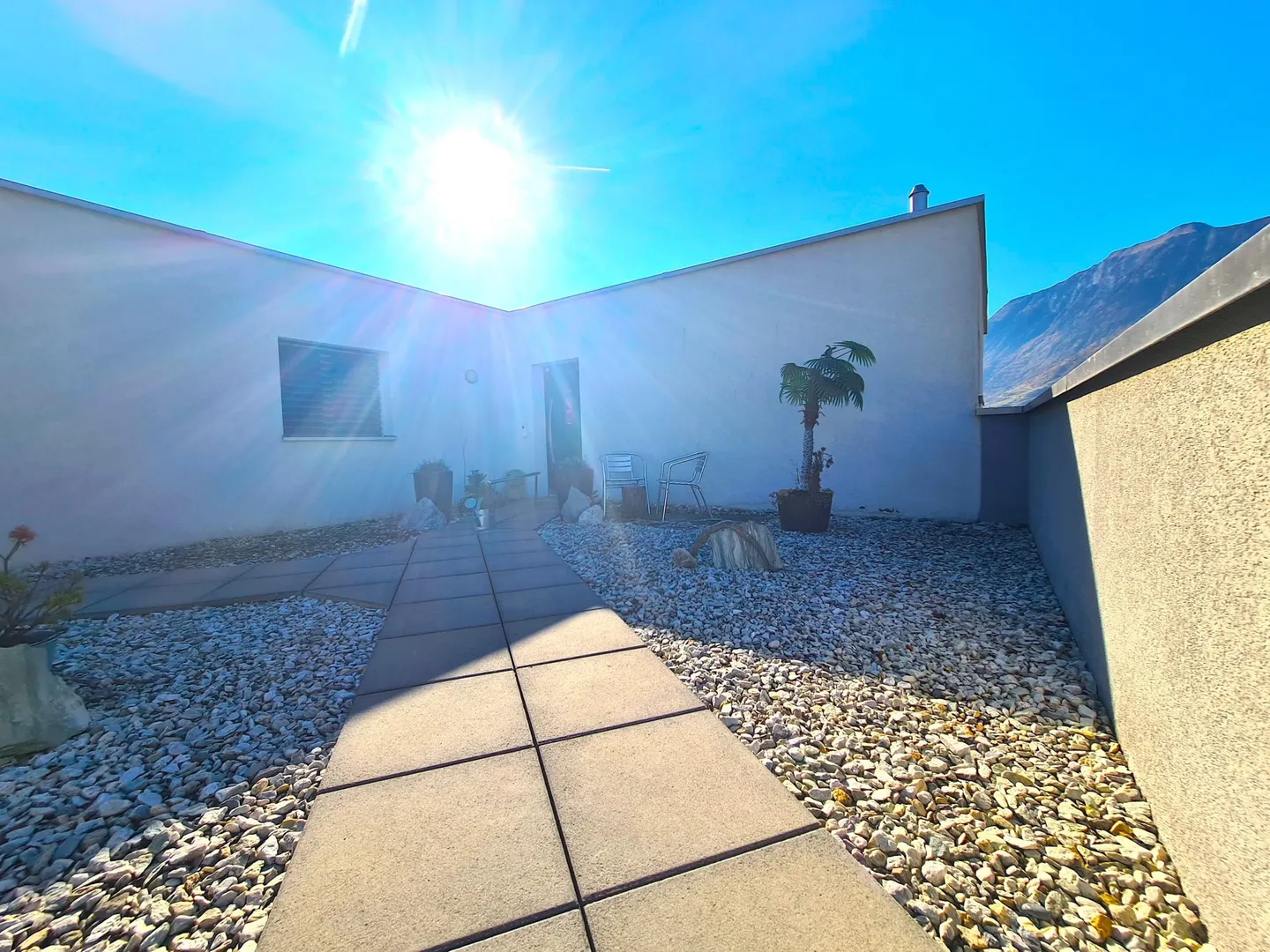 Moderne Dachgeschoss-Loft, offener Raum und schöne Helligkeit, 2 Parkplätze inklusive - Foto 3 von 7