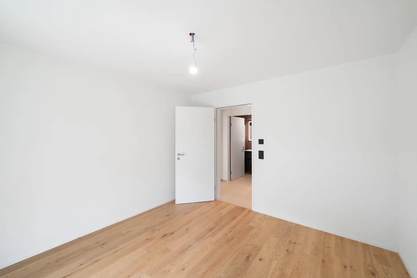 First Rental - Exclusive Penthouse Apartment - Photo 9 of 11