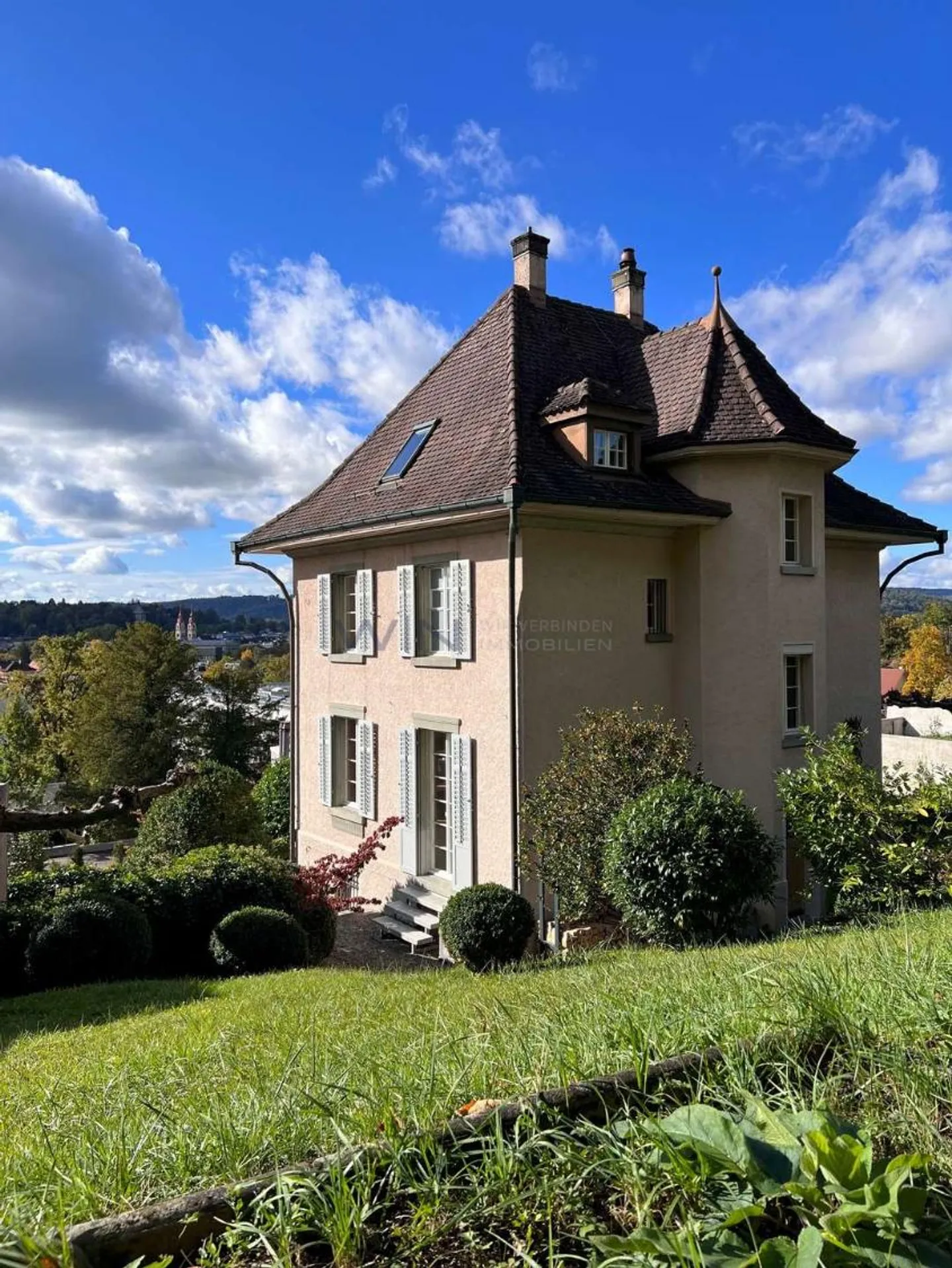 Maison 7.5 pièces - Photo 1 sur 10