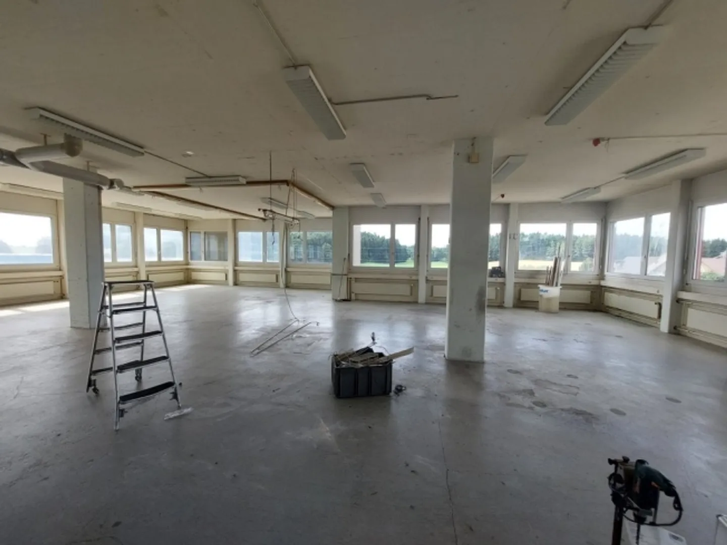 Mischgenutztes Gebäude mieten - Foto 1 von 9
