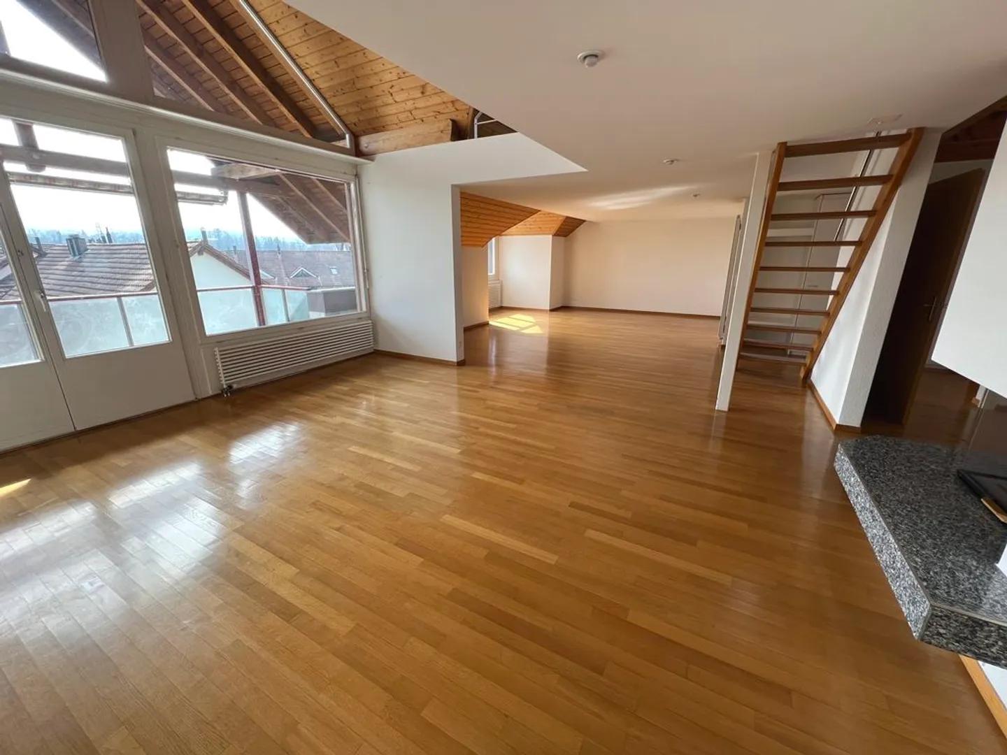 Attraktive Maisonette-Wohnung mit zwei Terrassen - Foto 1 von 13