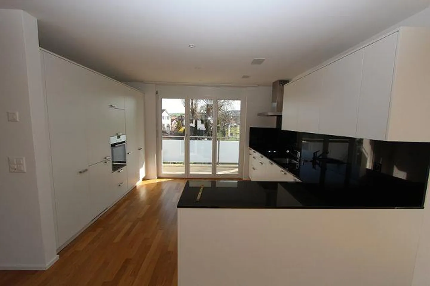 Appartement spacieux dans un emplacement calme et beau - Photo 3 sur 8