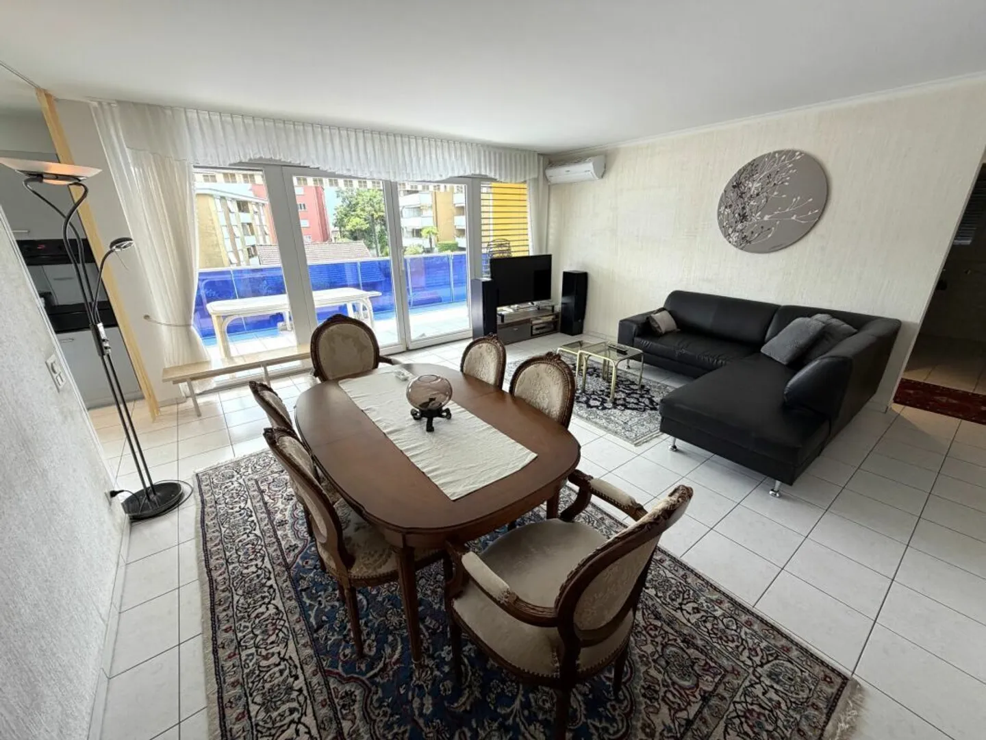Appartement Charmant avec Vue sur le Lac - Photo 5 sur 11