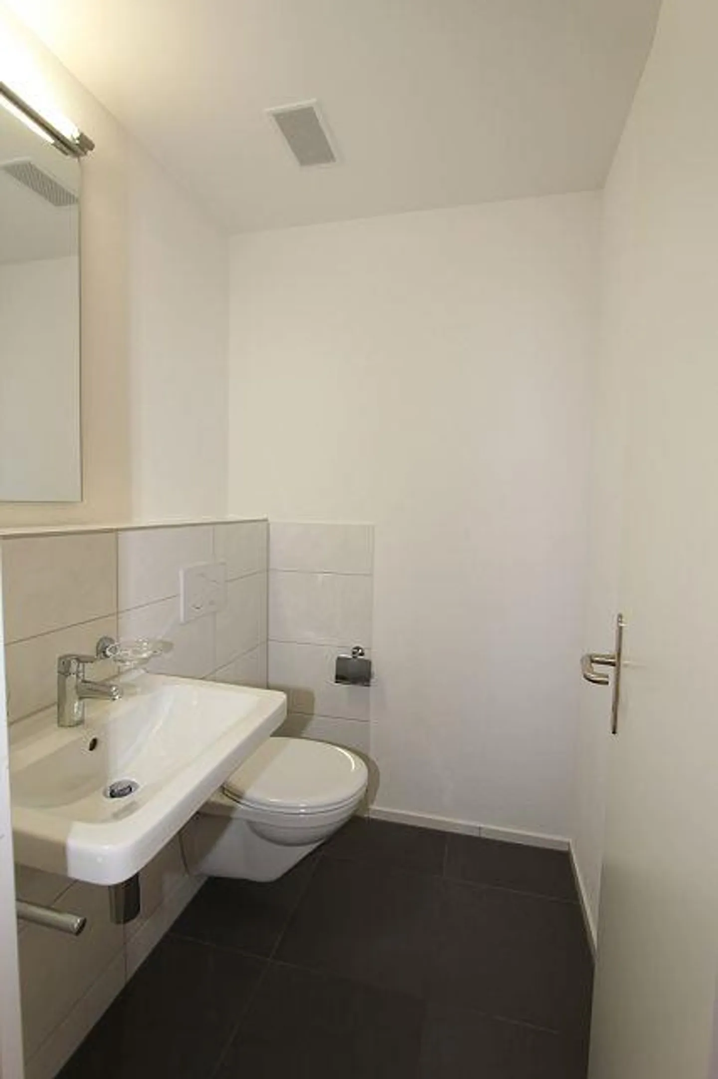 Appartement spacieux dans un emplacement calme et beau - Photo 5 sur 8