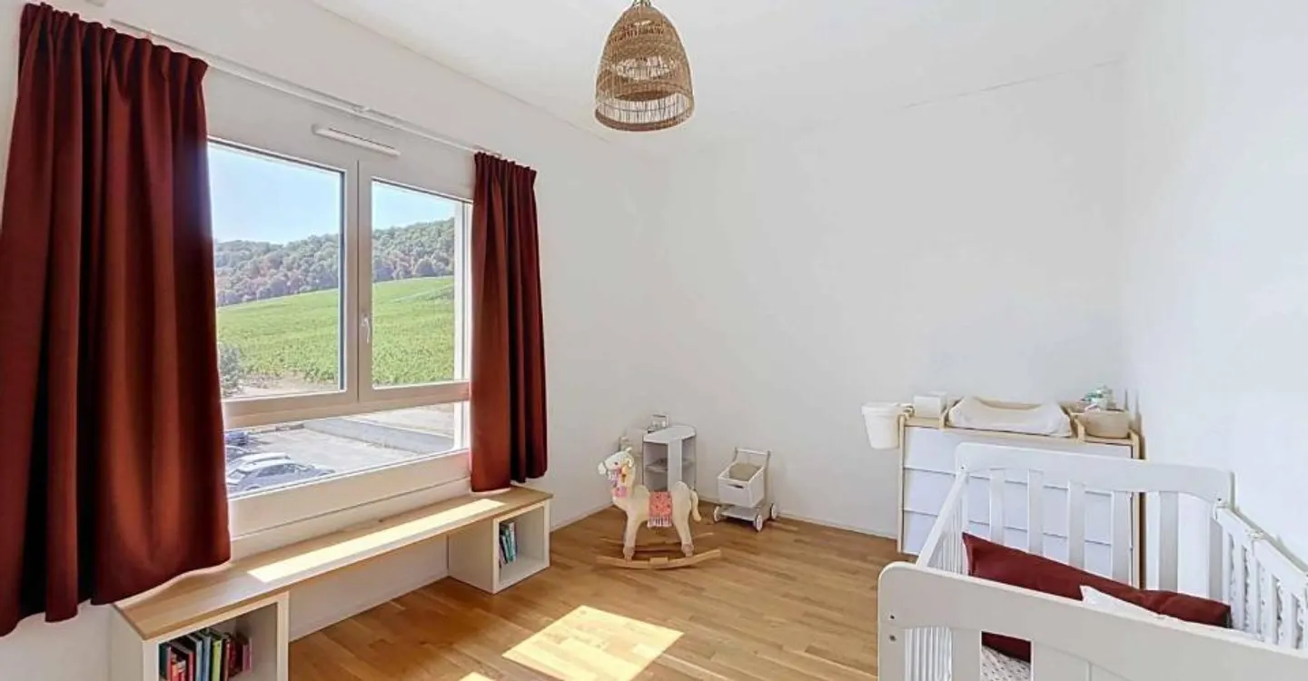 Penthouse apartment with 4.5 rooms between light and serenity - Photo 7 of 10