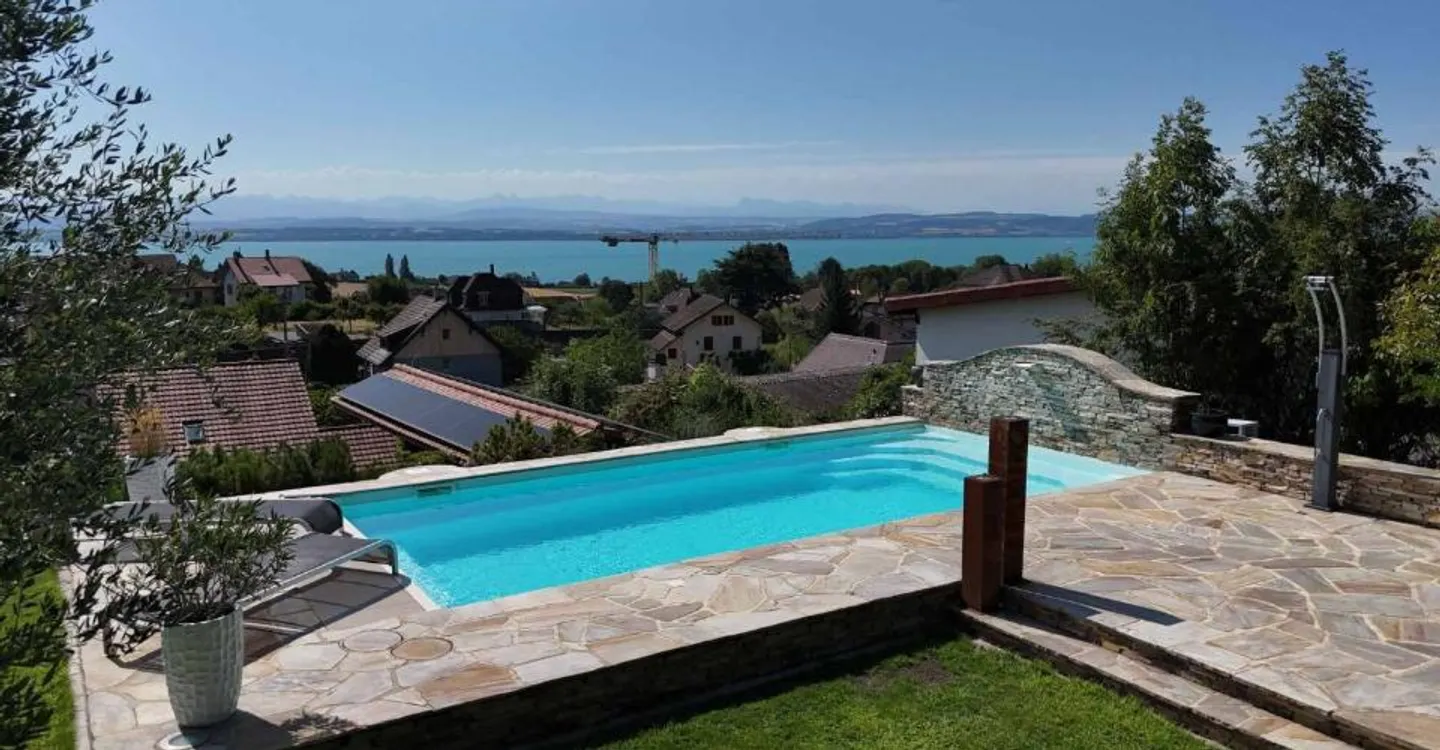 Élégante propriété familiale avec vue sur le lac - Foto 1 von 2