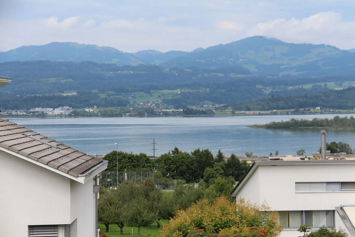 5.5 Room Corner House with Lake View - Photo 11 of 13