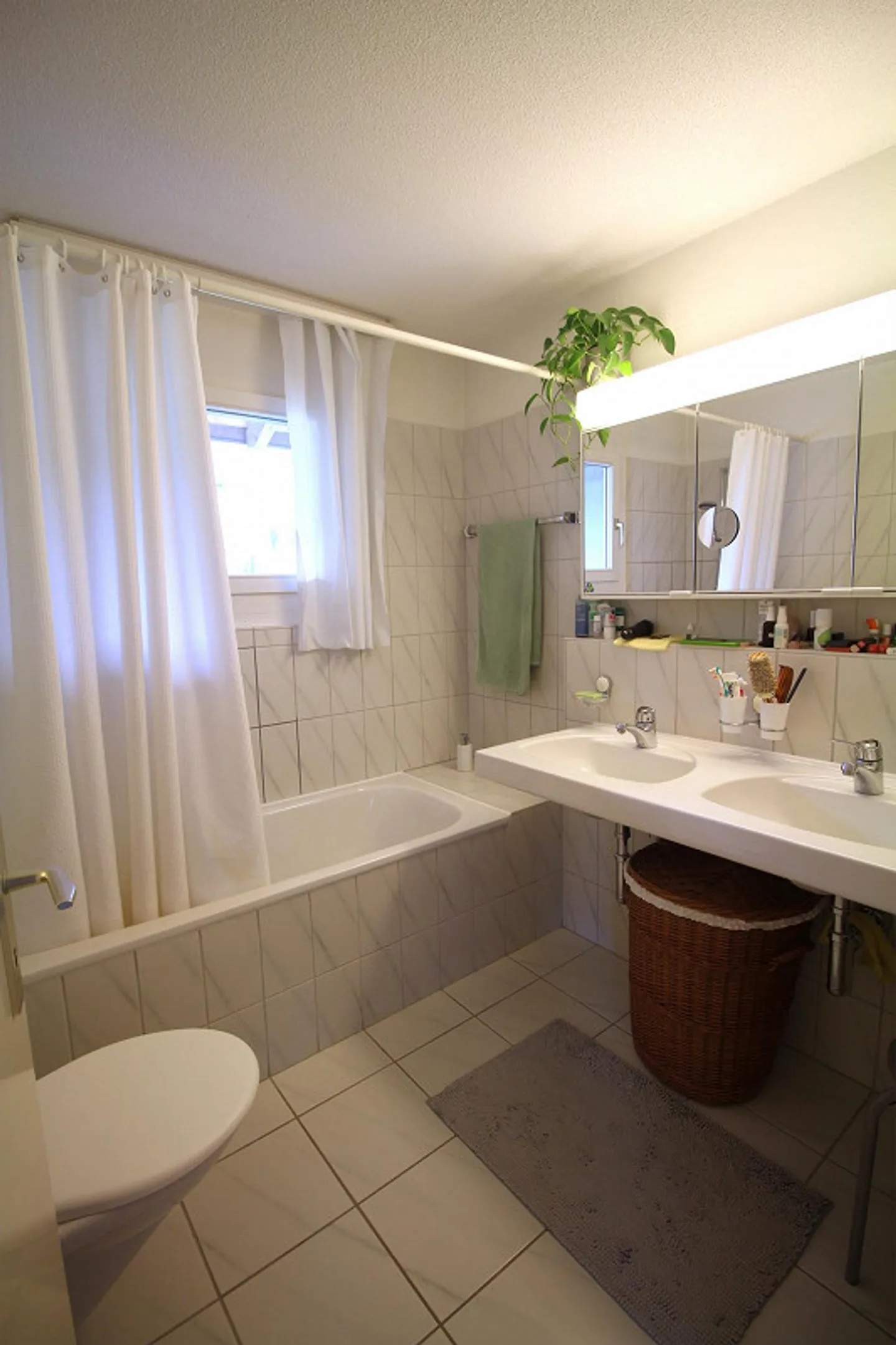 5.5 Room Corner House with Lake View - Photo 12 of 13