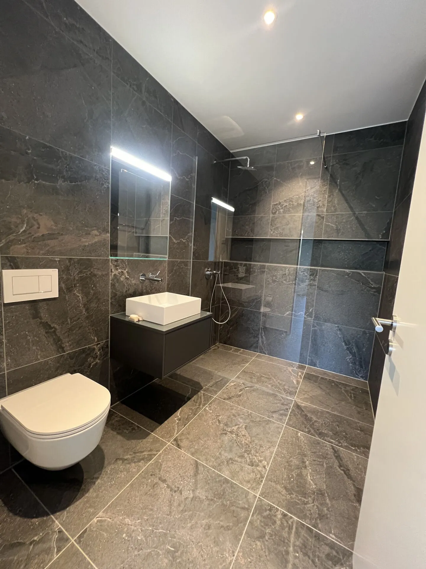 Luxuriöses Wohnen in den Max Towers - Stil, Komfort und Natur vereint - Foto 13 von 15