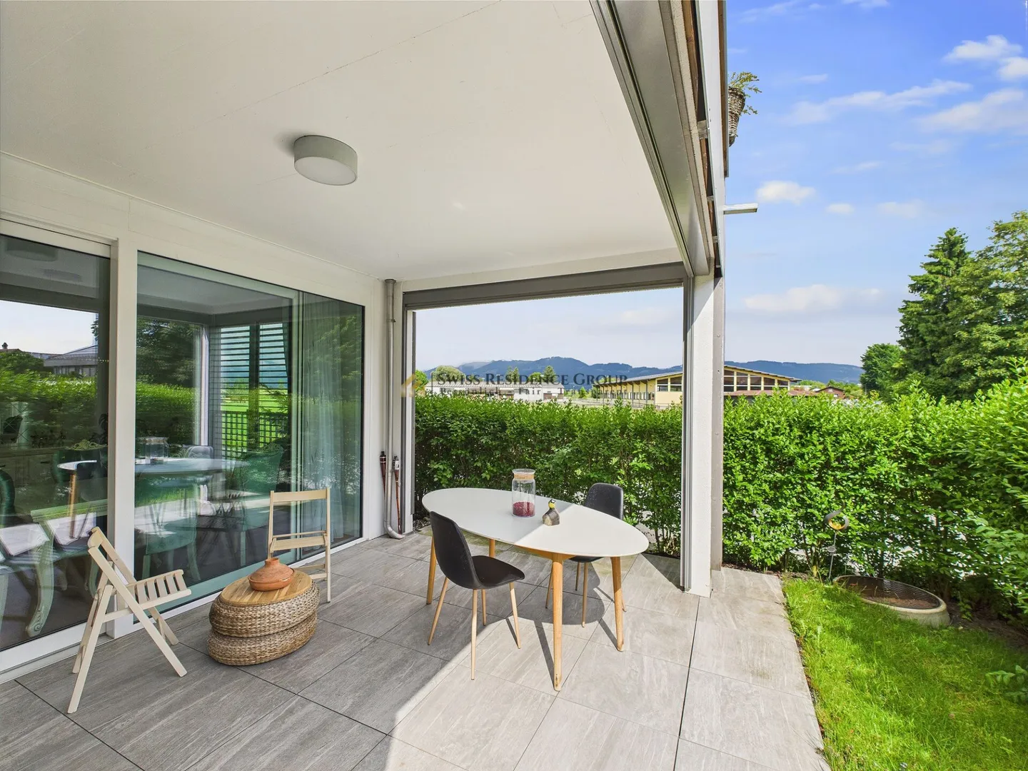 Appartamento giardino nuovo con terrazza, vista montagna e arredi di alta qualità - Foto 1 di 14