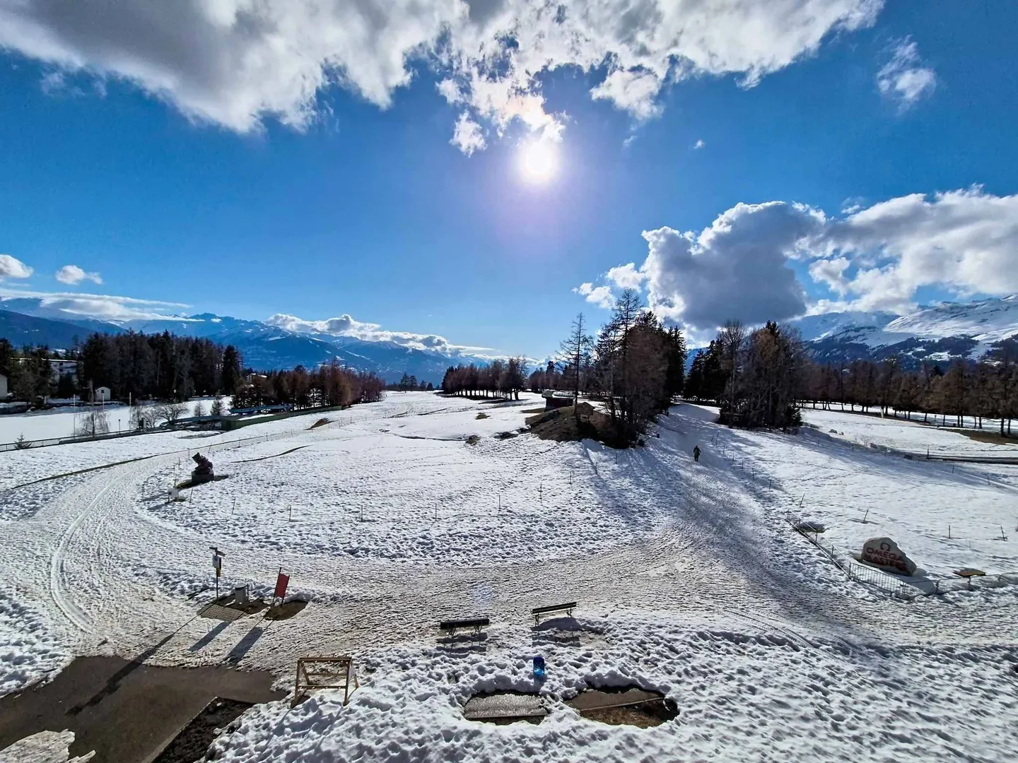 Posizione straordinaria - 4,5 camere con vista mozzafiato sul golf e studio indipendente - Foto 4 di 11