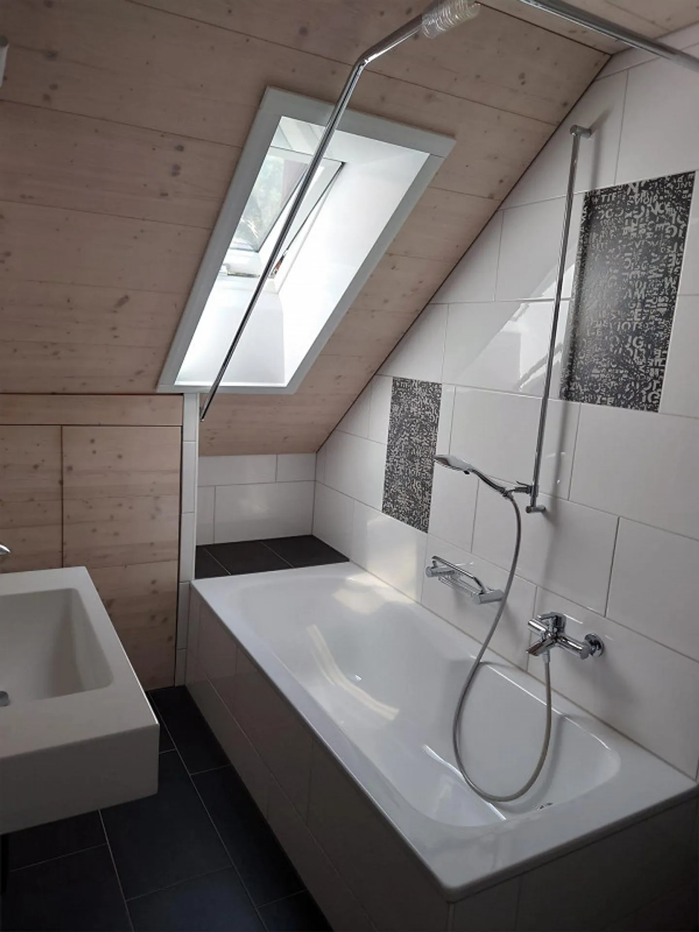 3-room apartment with gallery - Photo 2 of 9